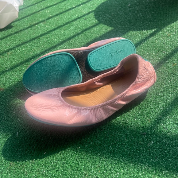Tieks baby pink size 9 flats - Picture 3 of 3
